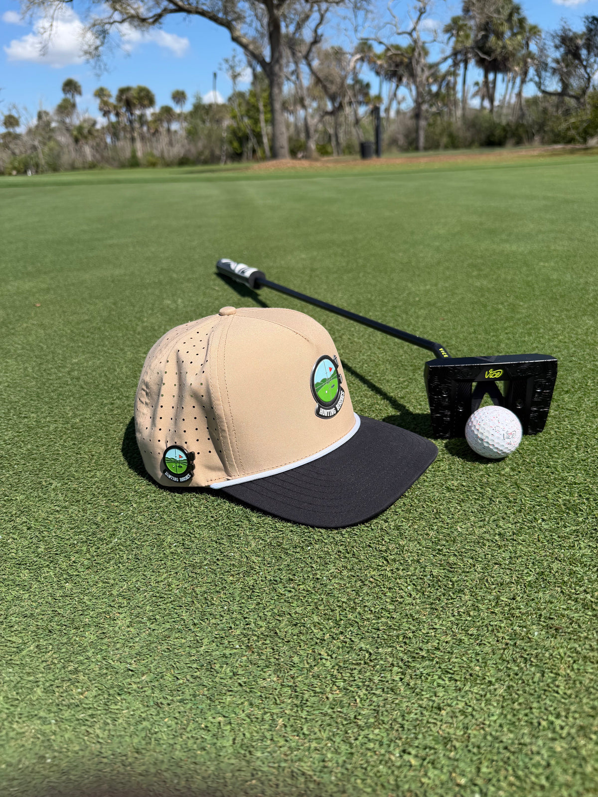 Alien Caddy Golf Hat | Snapback Cap | Built-in Magnetic Ball Marker Holder + Marker Included | Adjustable Gray Alien